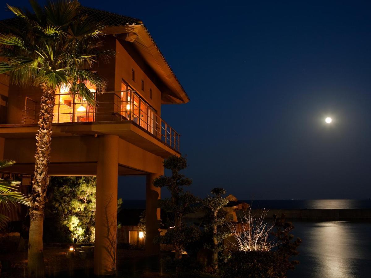 Hotel Awaji Yumesenkei Sumoto Esterno foto
