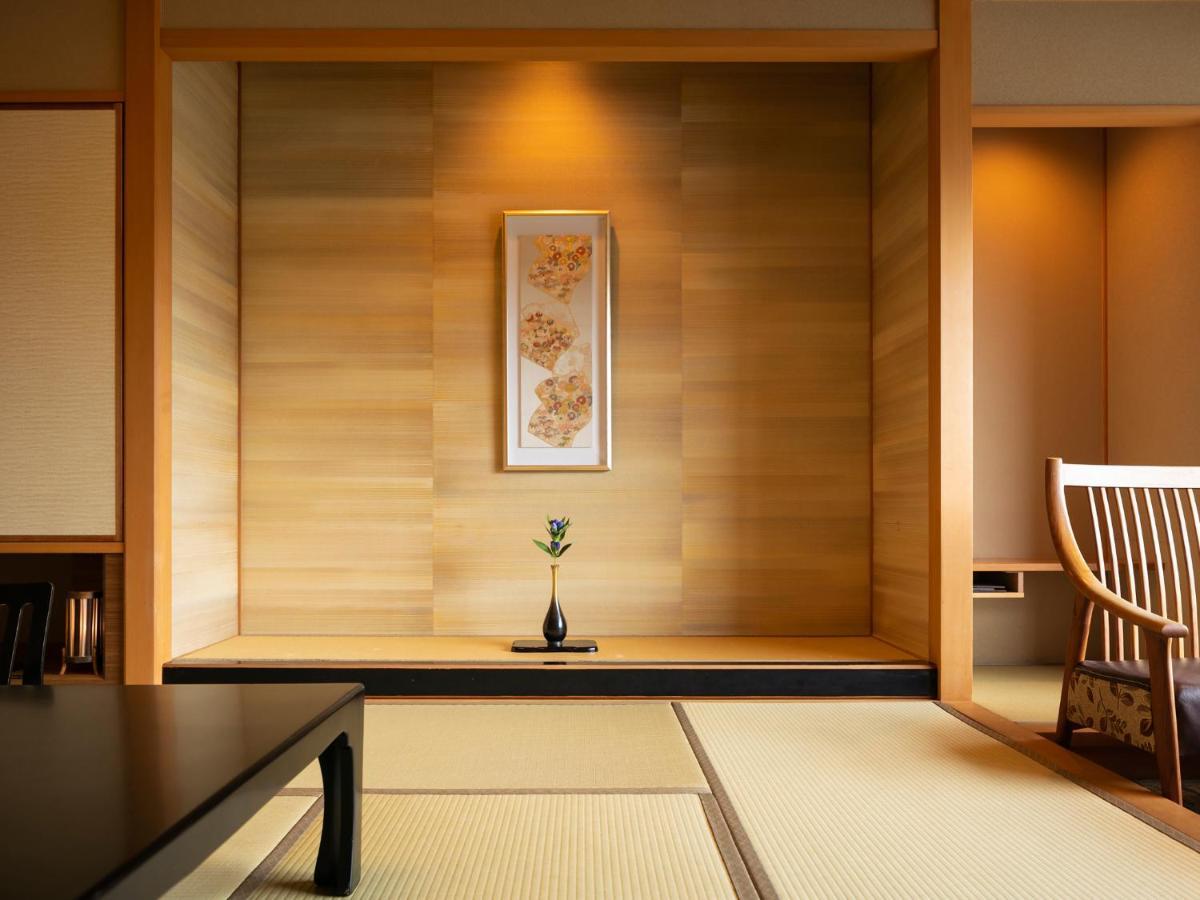 Hotel Awaji Yumesenkei Sumoto Esterno foto